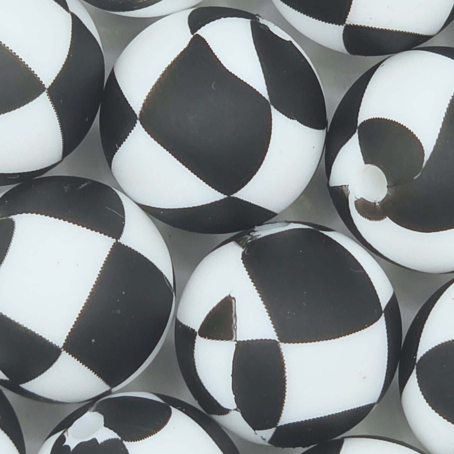 Classic Checkered Printed Bead