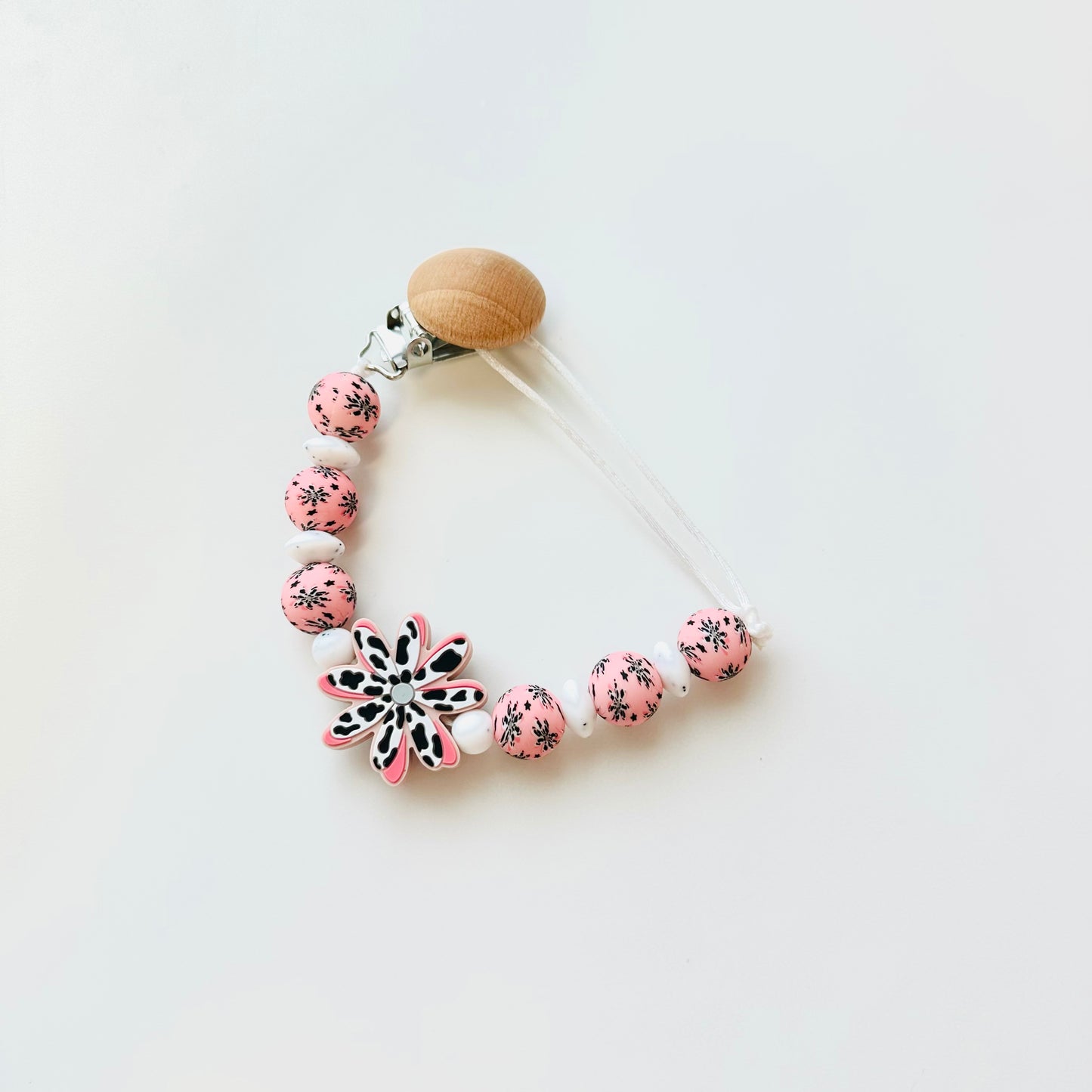 Daisy Moo Pacifer Clip